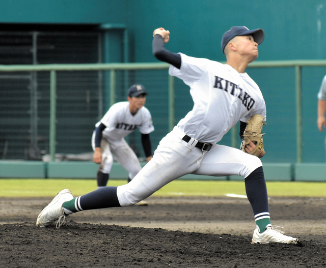 佐賀北が接戦制し8強、3投手の継投でピンチ脱出　九州地区高校野球