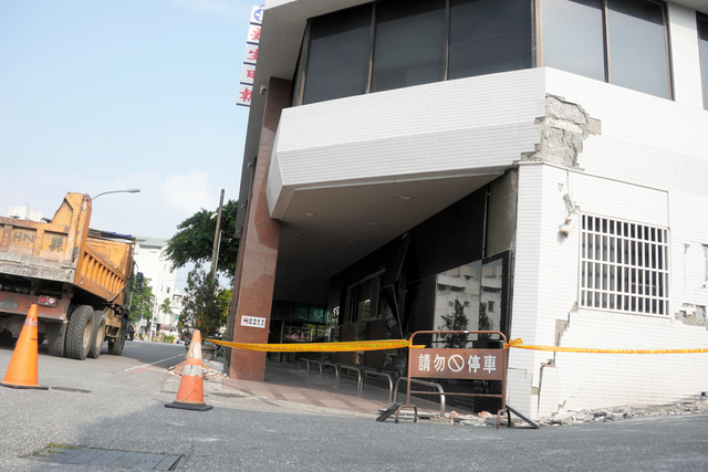 台湾・花蓮で震度５以上を相次ぎ観測　３日の余震か、建物に被害も