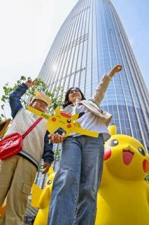 大勢のピカチュウがお出迎え　韓国ロッテがイベント