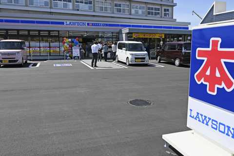 ローソンが本屋併設店開業　書店ゼロの富山・立山町で