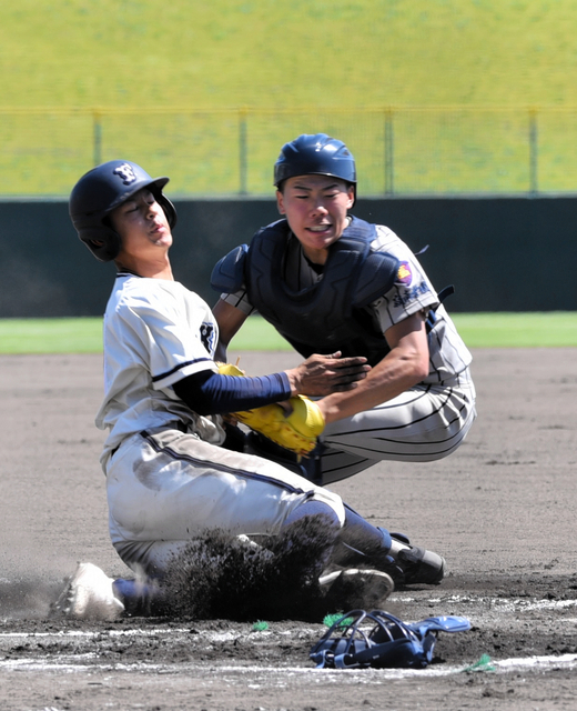 春の高校野球準決勝、福井工大福井と敦賀気比が決勝へ