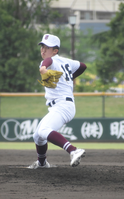 常総学院の鍜冶壮志投手、救援のマウンドに登板　夏に向け闘志