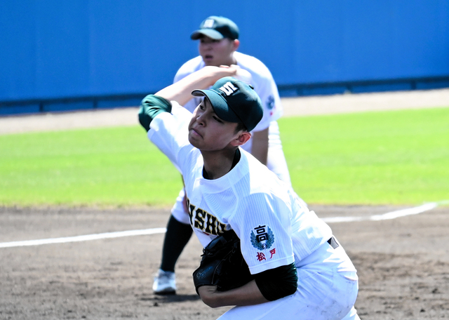 先発の1年生、先輩に支えられ手応え　専松の門倉投手　春季高校野球