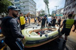 ブラジルの洪水、死者９０人超　被災地、治安悪化も懸念