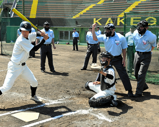 夏へ「ストライク！」東海地区高野連の審判講習会に4県40人が参加