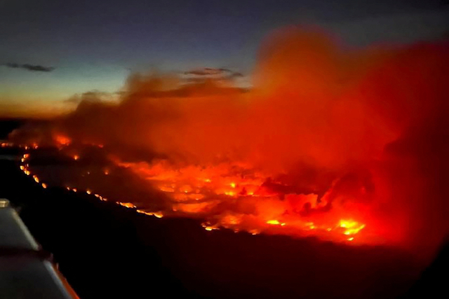 カナダで今年も大規模な山火事、一部は「制御不能」　煙は米国にも