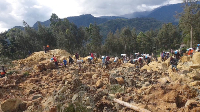 パプアニューギニア山岳部で大規模地滑り　数百人死亡か　通信社報道