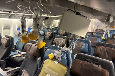 飛行機では常にシートベルトを　乱気流「著しく増える」の予測も