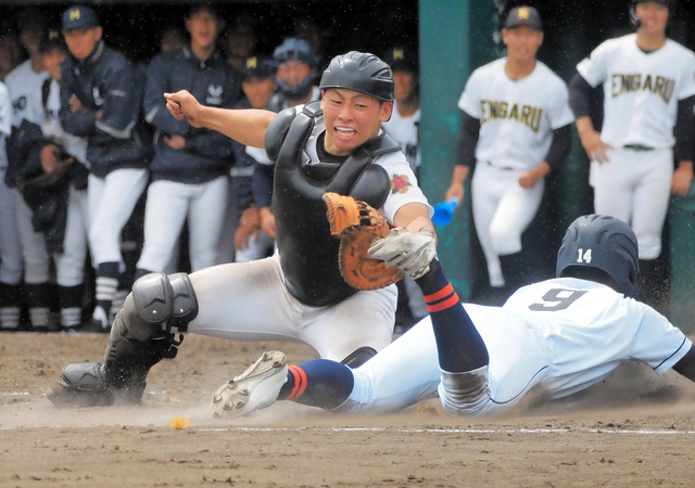 春季北海道高校野球大会、決勝は延長制したクラーク国際と北海の対戦