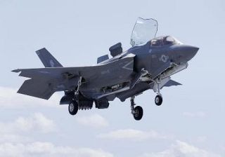 米西部で最新鋭Ｆ３５戦闘機墜落　操縦士が重傷