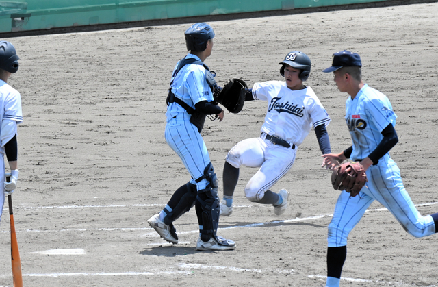 東京都市大塩尻が快勝、準決勝へ　北信越地区高校野球