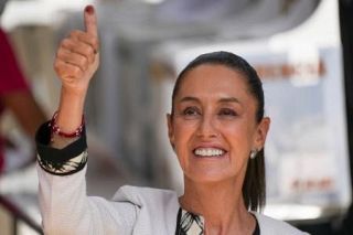 メキシコ大統領、初の女性　ポピュリスト路線継承へ