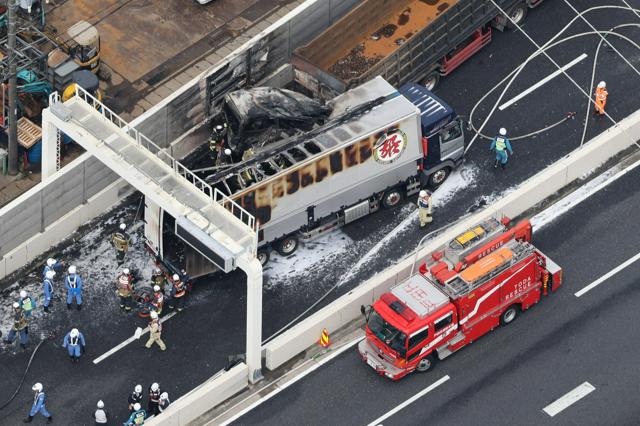 運転手「300m手前から記憶ない」　首都高3人死亡事故で鑑定留置