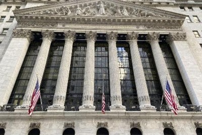 NY株続伸、96ドル高　米利下げ先送りの警戒緩和で