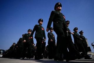 中国軍人の凶悪犯罪相次ぐ　内部教材で腐敗体質が判明