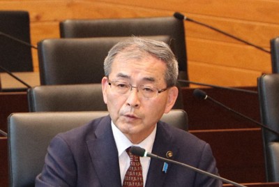 「死ぬ気で働け」　福岡・宮若市長のハラスメント認定　市議会百条委