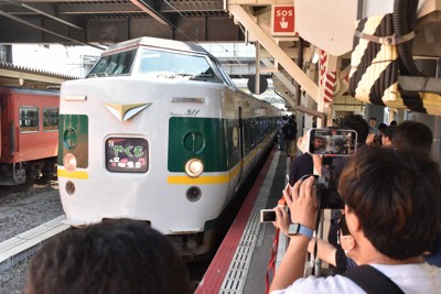 最後の国鉄特急電車381系「やくも」がラストラン　JR米子駅