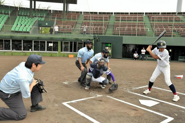 「堂々としたジャッジを」　鳥取県高野連が夏の本番に向け審判講習会