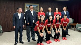 広島からパリ五輪へ！ホッケー女子日本代表　コカ・コーラレッドスパークスの６選手が県庁を訪問