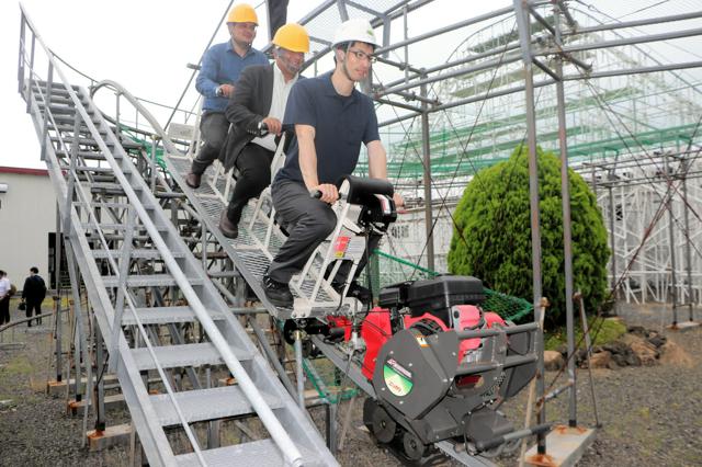 ミカン畑のモノレールがヒマラヤに？　ネパールから岡山メーカー視察