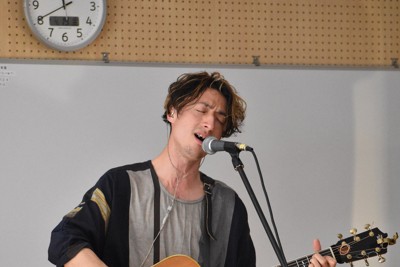 「学校には行きたくなくなった」　当事者らと作った曲、共感相次ぐ