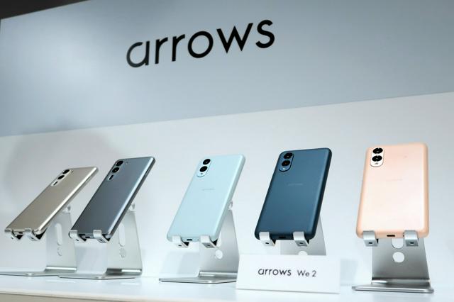 「極限状態」の半年間　スマホarrows、破綻と身売りからの復活