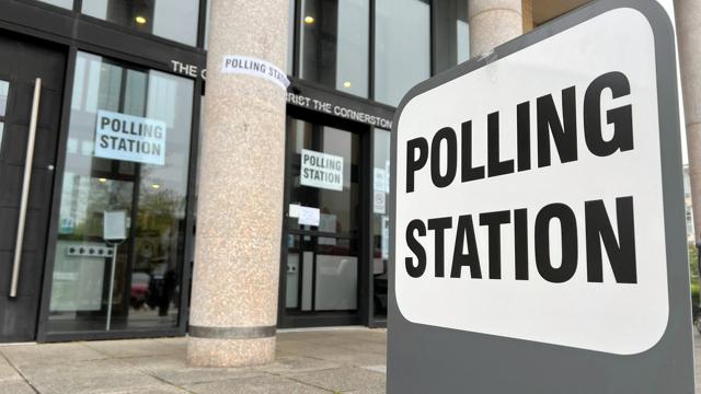 英総選挙、有権者は何を重視？ 労働党、14年ぶりの政権奪取の勢い