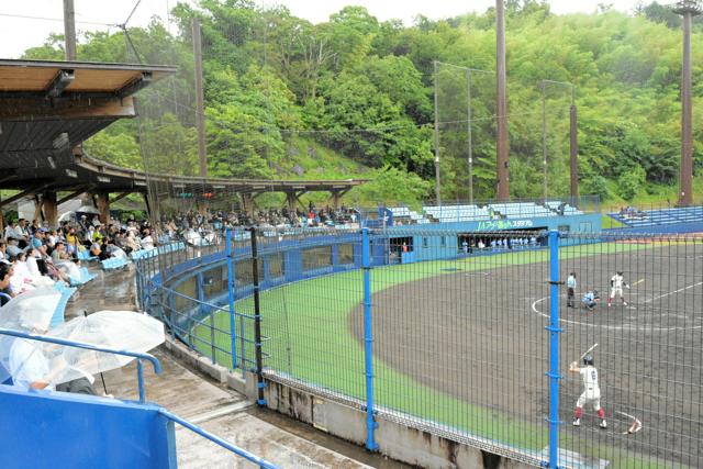 野球で経済効果1億円　「全国初」のまち、期待する高校野球の底力