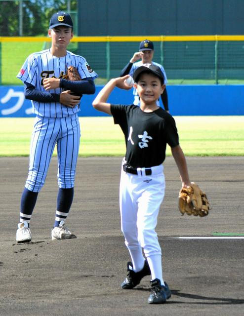 子ども始球式プレーボール　高校野球熊本大会