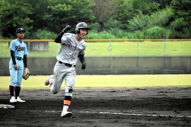 テスト期間で練習休み…元球児の父と二人三脚の夜間練習、実った一発