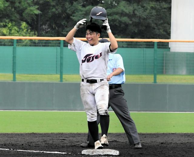 果敢な走塁で貴重な１点もぎとる　城西の一番打者・柳生選手