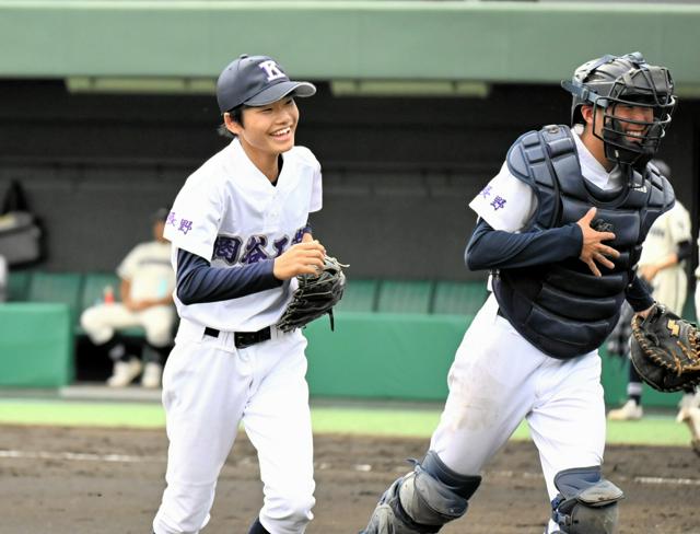 県内初の合同開催　軟式野球2回戦、硬式と同一球場で