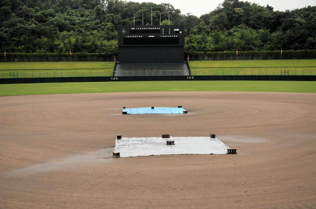 全国高校野球選手権島根大会第3日　予定の全6試合が雨で順延