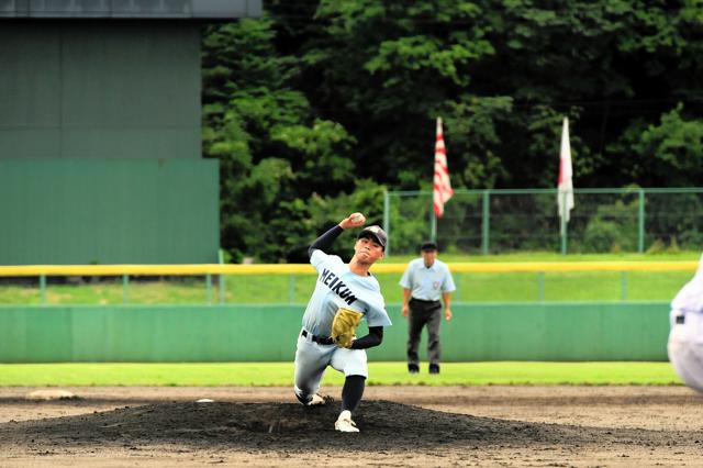 ほぼ1年ぶりの公式戦　新潟明訓の円山投手、相手の勢い止められず