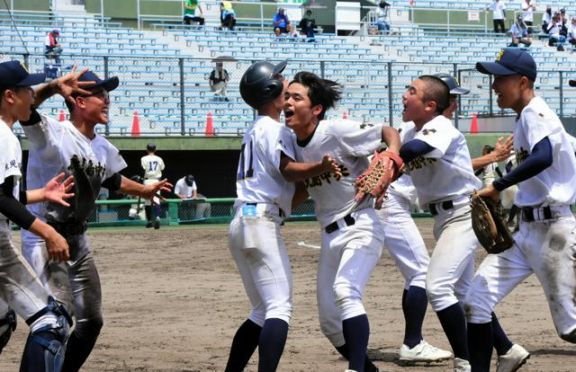 鹿児島中央躍進16強　ピンチで外野手が好返球