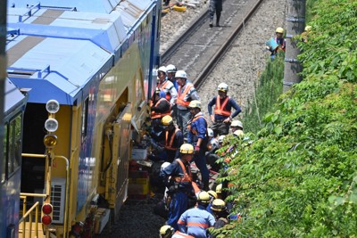 ブレーキかからず衝突「原因究明中」　東海道新幹線の保守車両事故