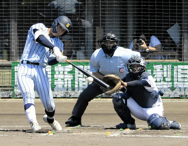 わずかにそれた大黒柱の大飛球　東海大甲府・岡田が悔やむ最後の打席