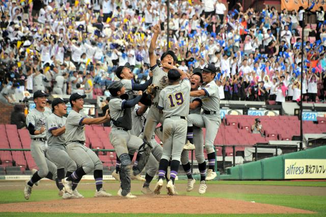 聖和学園に勇気与えた、1番三浦主将の11球　仙台育英破り初甲子園