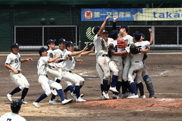 西日本短大付が3年ぶりの優勝　福岡大会決勝で福岡大大濠を破る