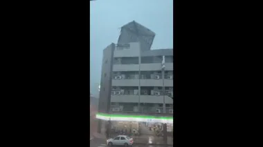 マンションの屋根が吹き飛び…台風3号が台湾を直撃　3人死亡270人以上ケガ　台湾全土で休業、休校に鉄道や航空便も運休が相次ぐ