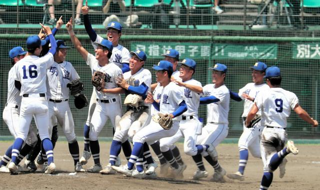 明豊が4年連続の夏の甲子園へ　大分大会決勝で大分舞鶴を破る