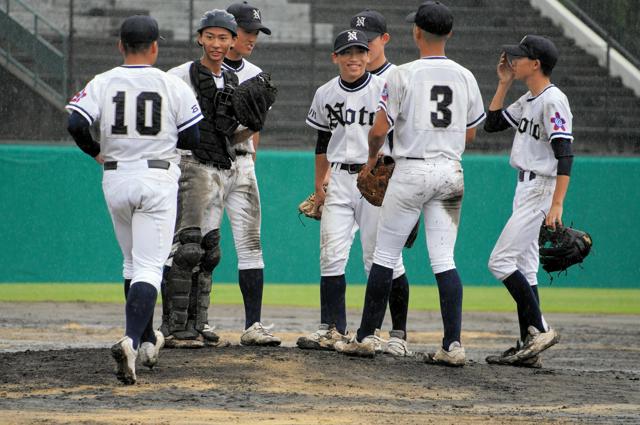 地方大会を1人で投げきった投手はゼロ　高校野球、49代表決定