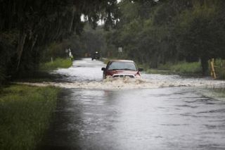 米南部で熱帯暴風雨、６人死亡　サウスカロライナ非常事態宣言