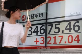 東京株、上げ幅過去最大＝暴落から一転、３２１７円高