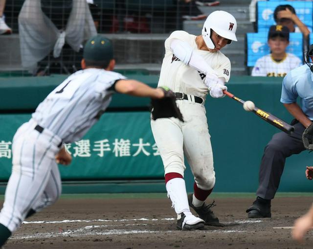 早稲田実、タイブレークの末に接戦制す　鶴岡東は得点機生かせず