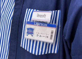 ローソン、外国語接客にバッジ　大手コンビニ初、8月から