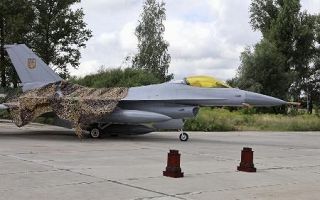 ウクライナに供与のＦ１６墜落か　撃墜ではなく操縦士ミスと報道