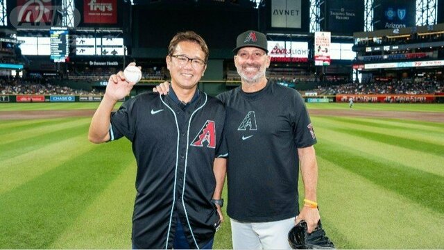 古田敦也が初のMLB始球式に挑戦　盟友ロブロ監督と抱擁　山本由伸復帰へ　現地取材