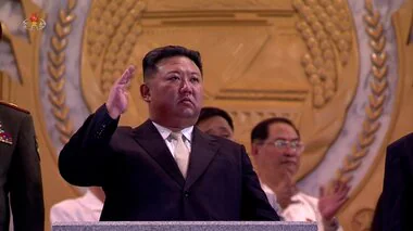 金正恩総書記「圧倒的な攻撃力保有しなければ」北朝鮮が新型弾道ミサイル「火星11型」発射実験成功　4.5トン級の超大型弾頭搭載　