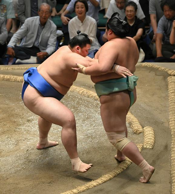 大の里が2度目の優勝、大関昇進が確実に　初土俵から9場所